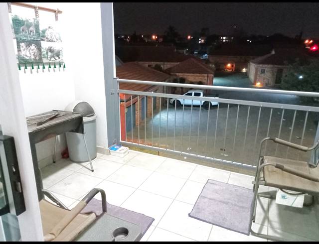 1 BEDROOM APARTMENT FOR SALE IN DORINGKLOOF